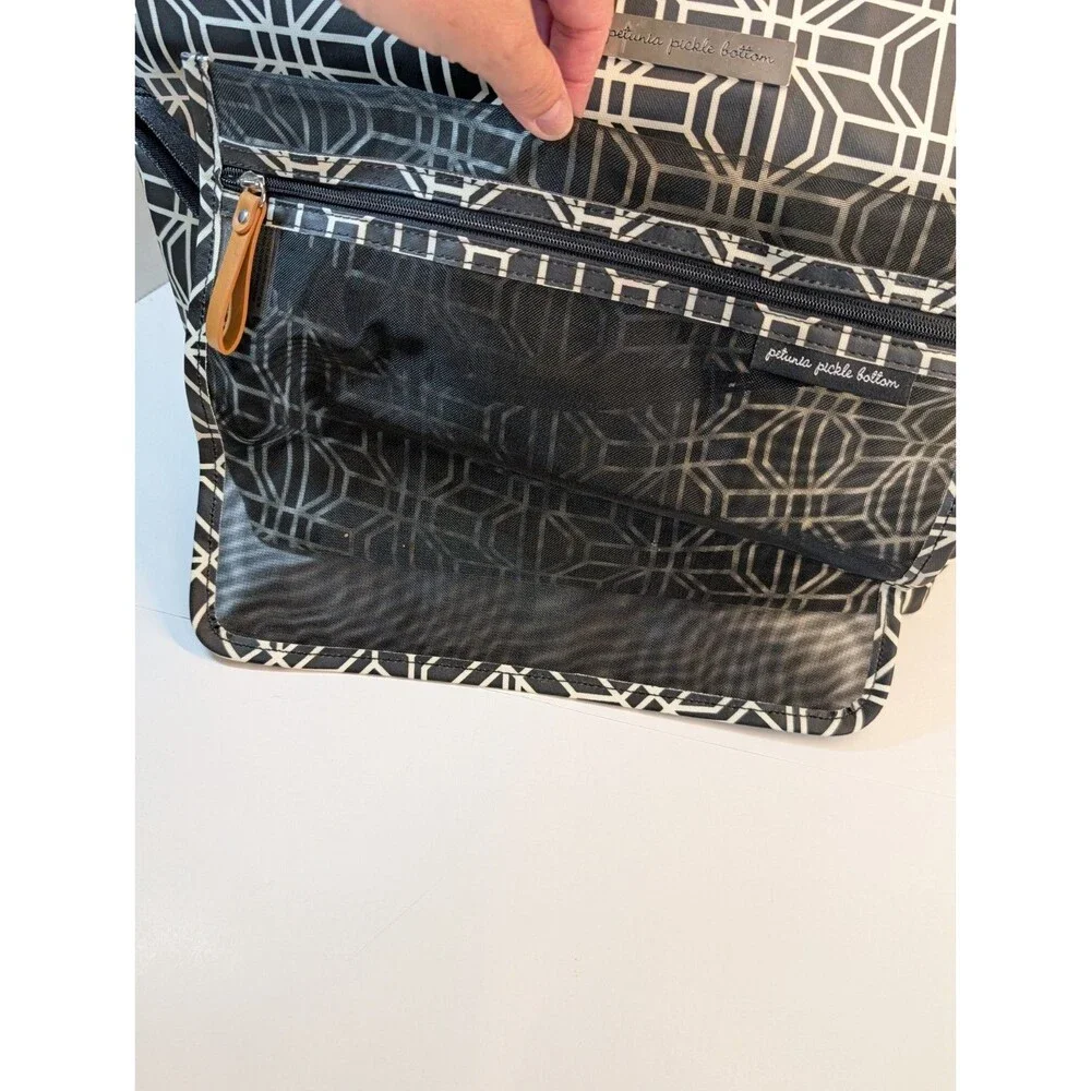 Petunia Pickle Bottom Downtown Tote Diaper Duffle Bag Weekender Travel Bag